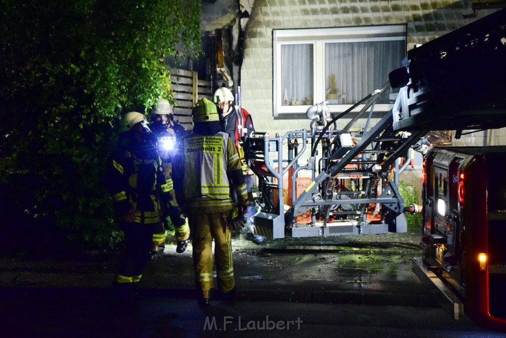 Grossfeuer Einfamilienhaus Siegburg Muehlengrabenstr P0151.JPG - Miklos Laubert